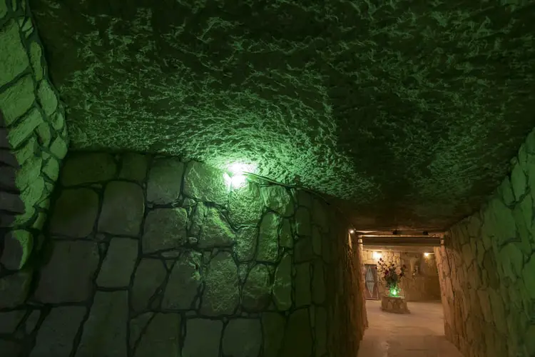 Build An Underground Bunker